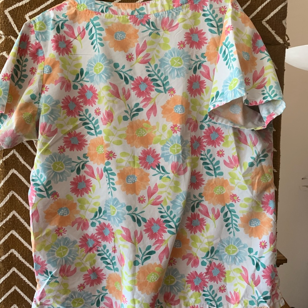 Colorful scrub top - Picture 5 of 7